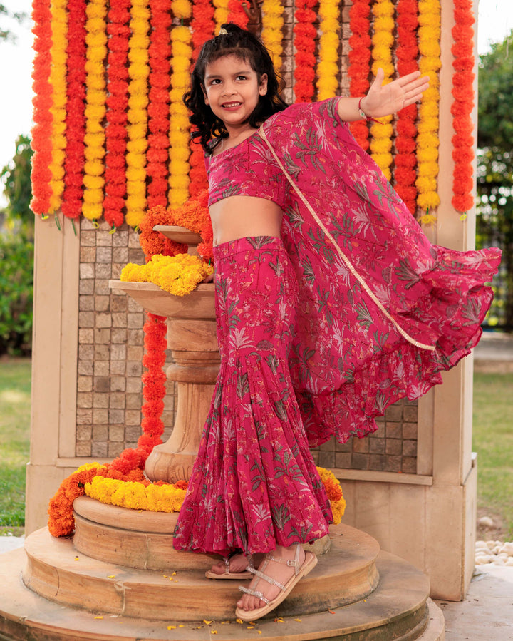 Threaded Grace Black Abaya AIK6060